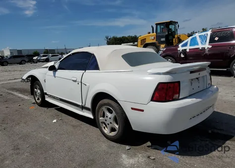 2002 Ford Mustang z USA, uszkodzony, nr VIN 1FAFP44422F112573